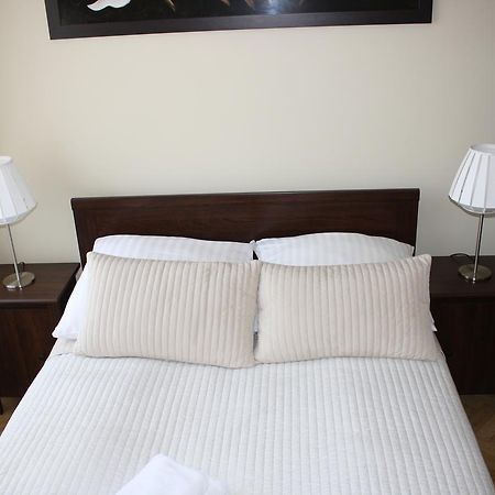 Place 4 You Apartments Krakow Luaran gambar