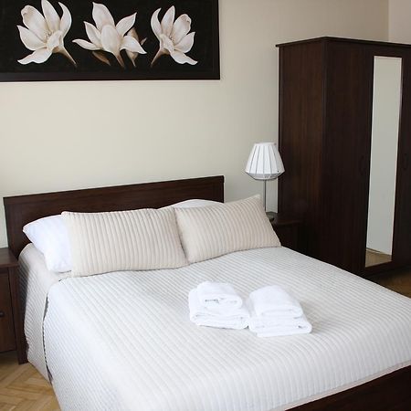 Place 4 You Apartments Krakow Luaran gambar
