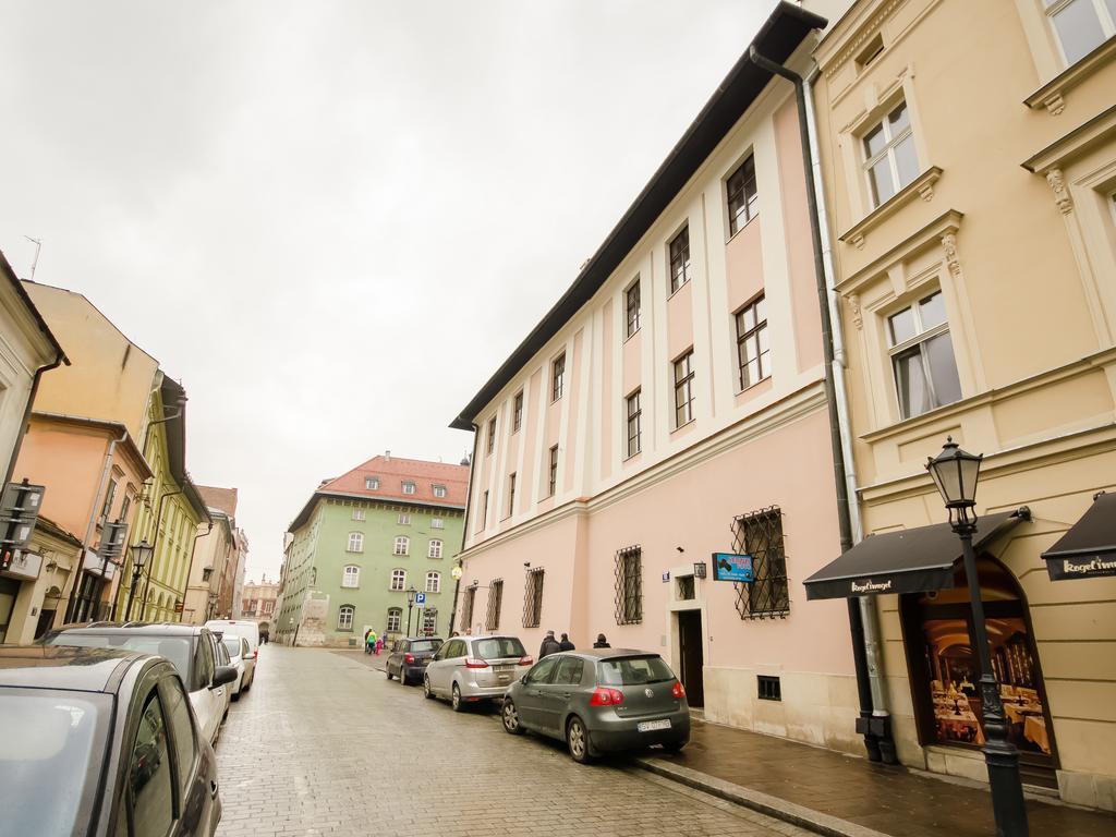 Place 4 You Apartments Krakow Luaran gambar