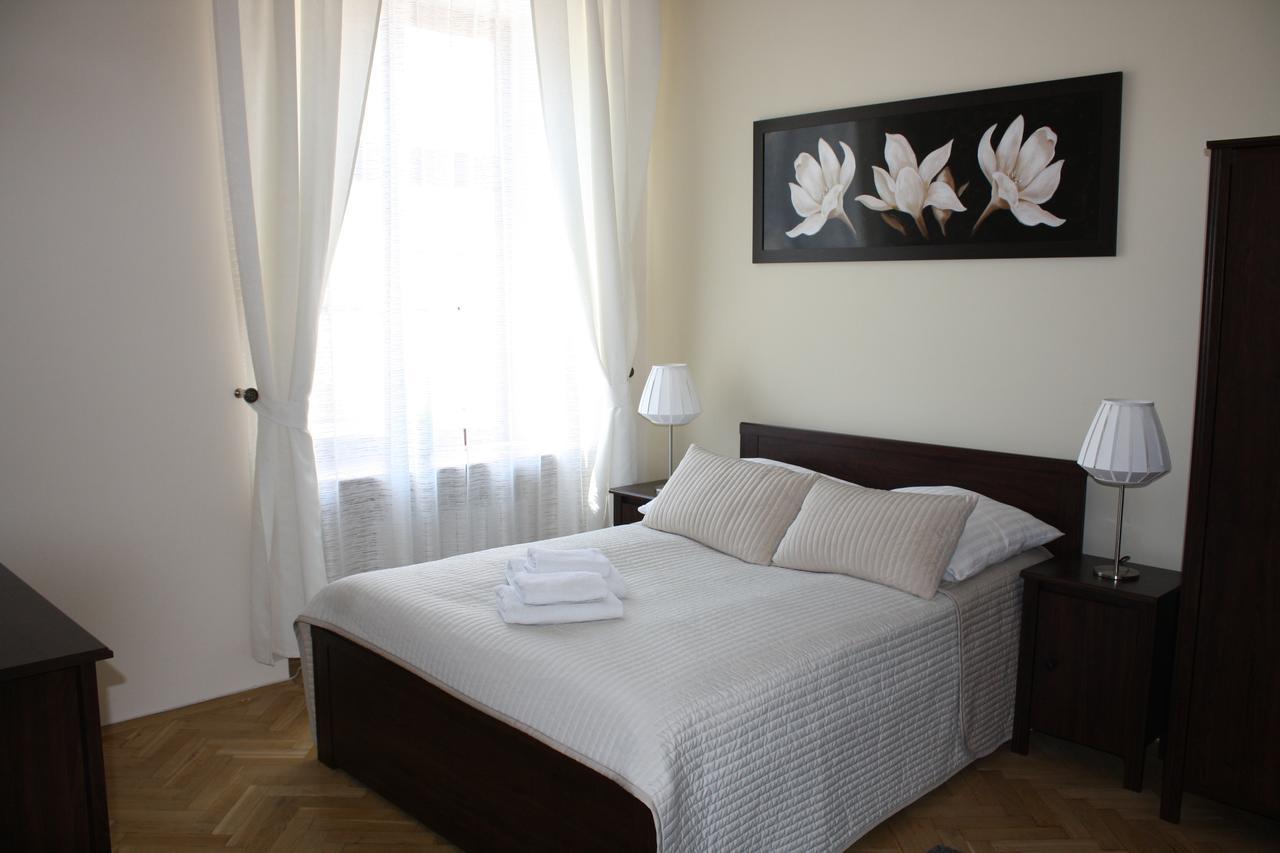 Place 4 You Apartments Krakow Luaran gambar