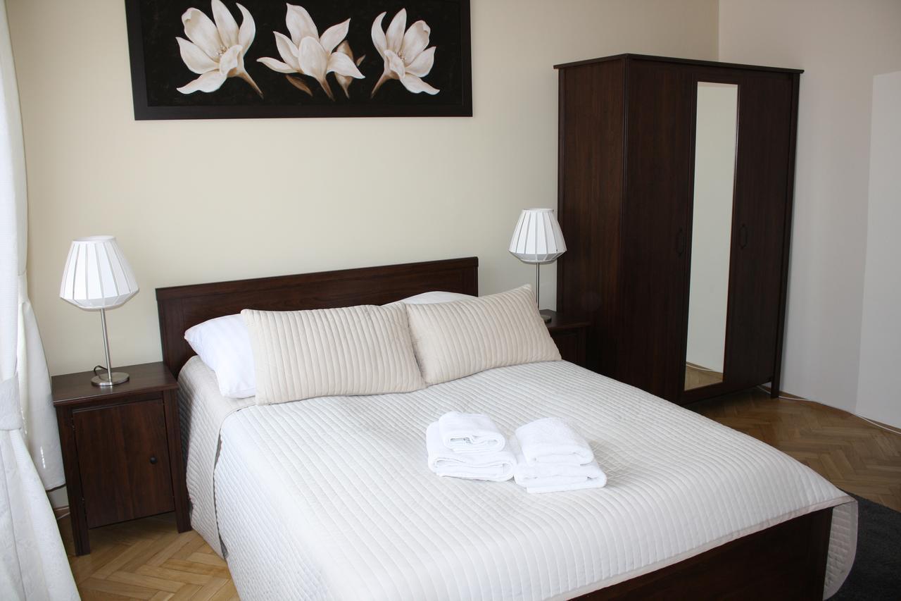 Place 4 You Apartments Krakow Luaran gambar
