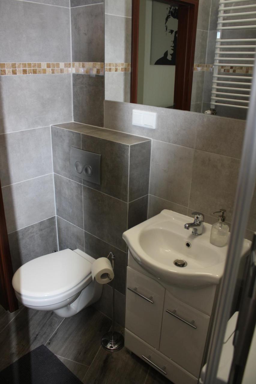 Place 4 You Apartments Krakow Luaran gambar
